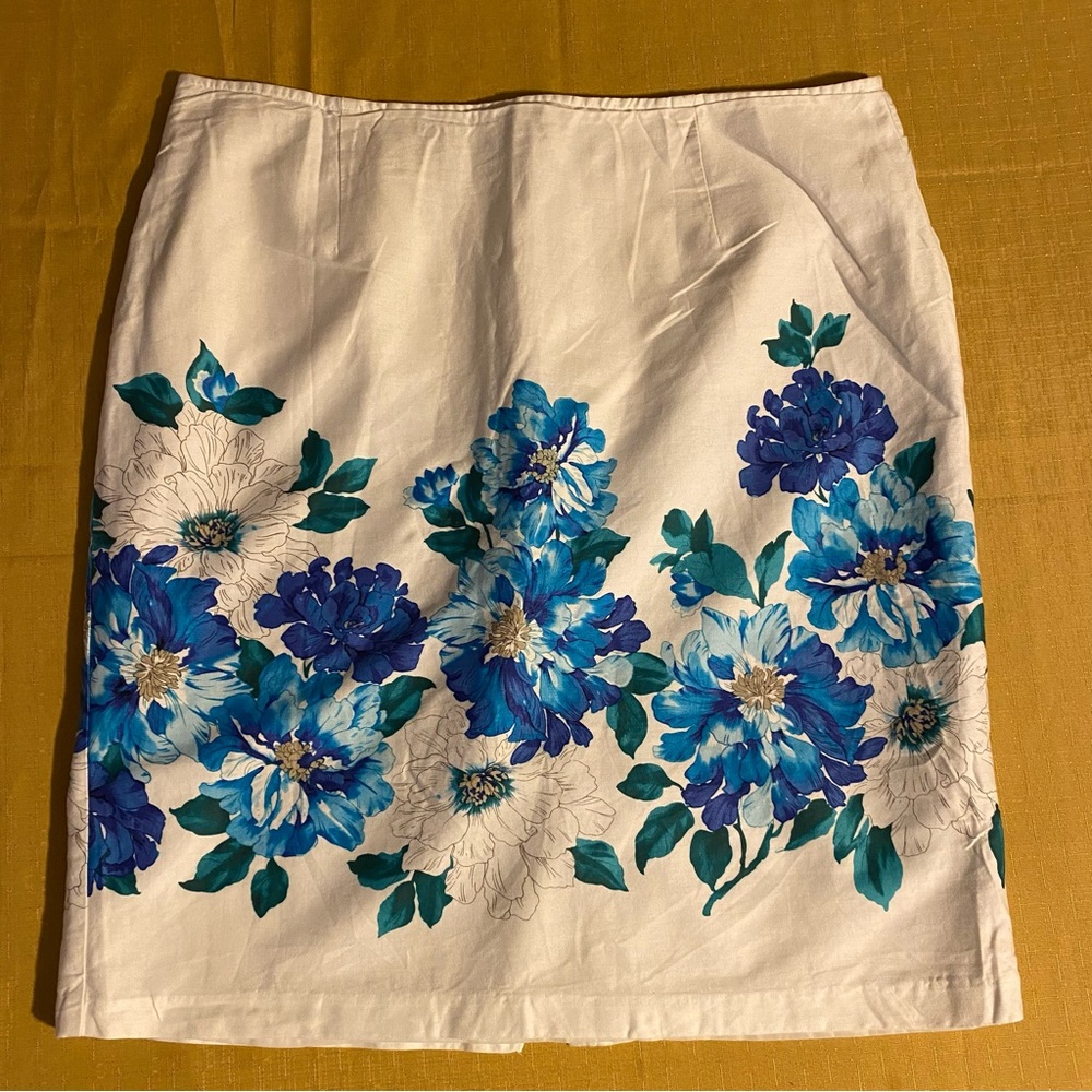 Covington truly beautiful peony print skirt size 14